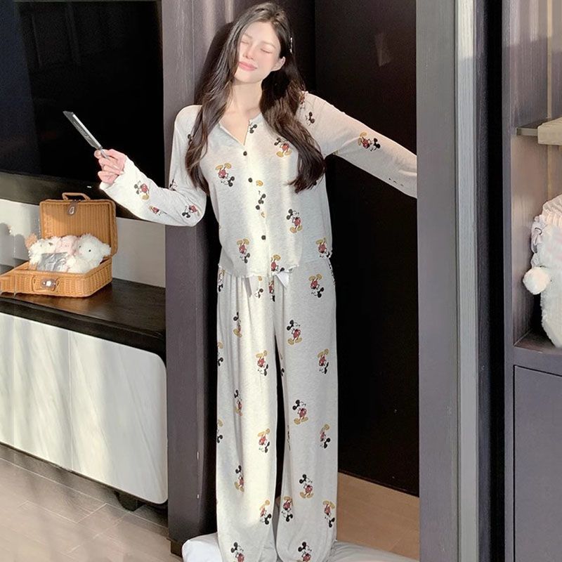 Transmisión en vivo explosivo texto cifrado pijama mujer primavera / verano Mickey ropa casera casual moda suelta se puede usar fuera