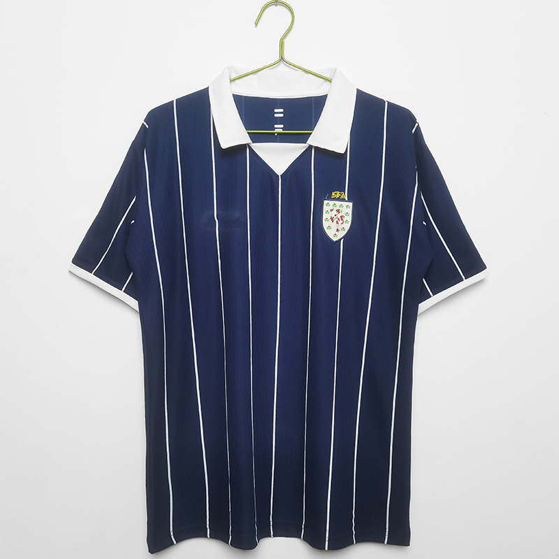 レトロなドイツのサッカー服の主な客席です。|undefined