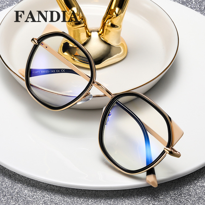 95971 comercio exterior al por mayor de Europa y América moda negro marco anti-azul claro gafas TR90 personalidad gafas marco para las mujeres