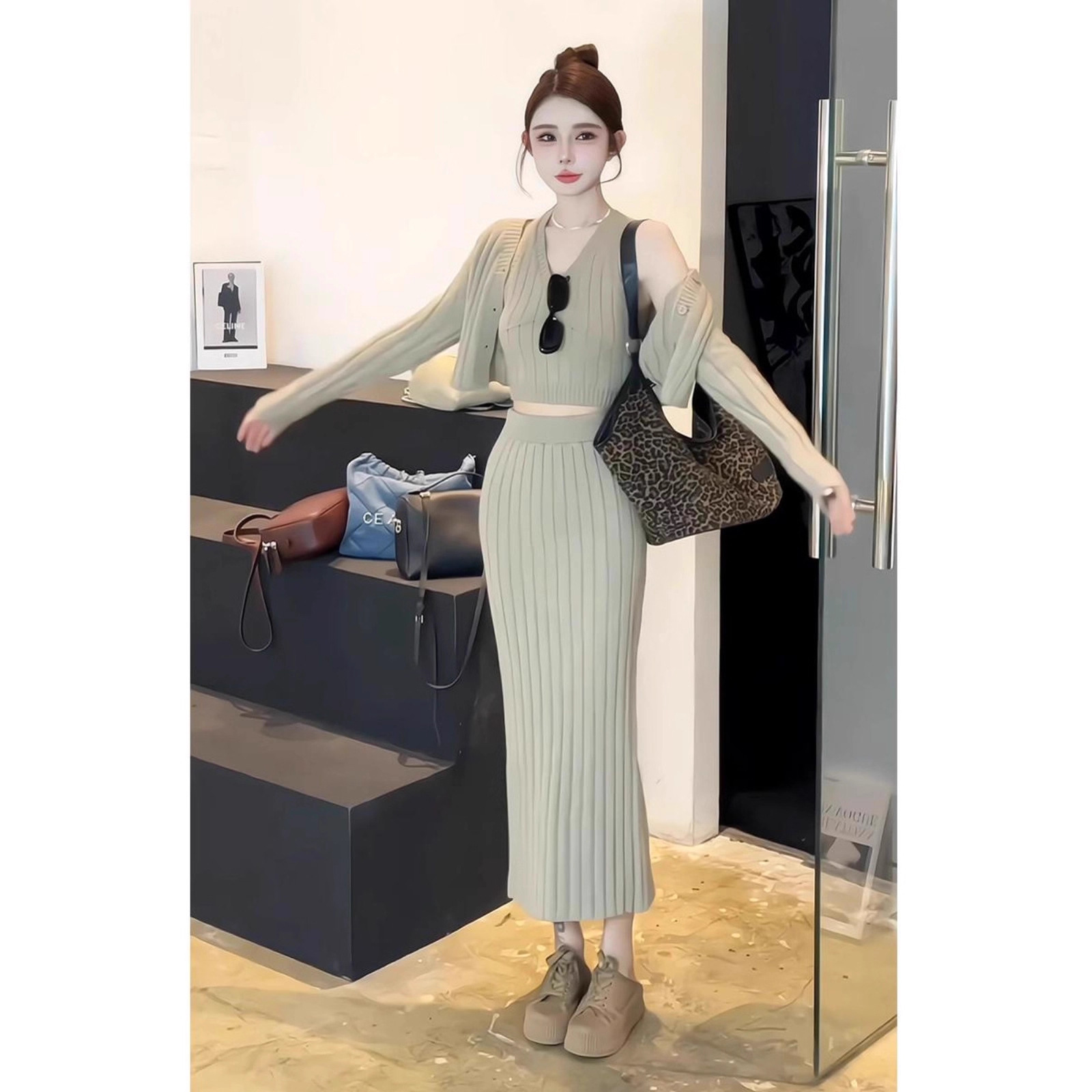 法式气质针织包臀裙套装女秋季复古毛衣开衫背心半身裙减龄三件套