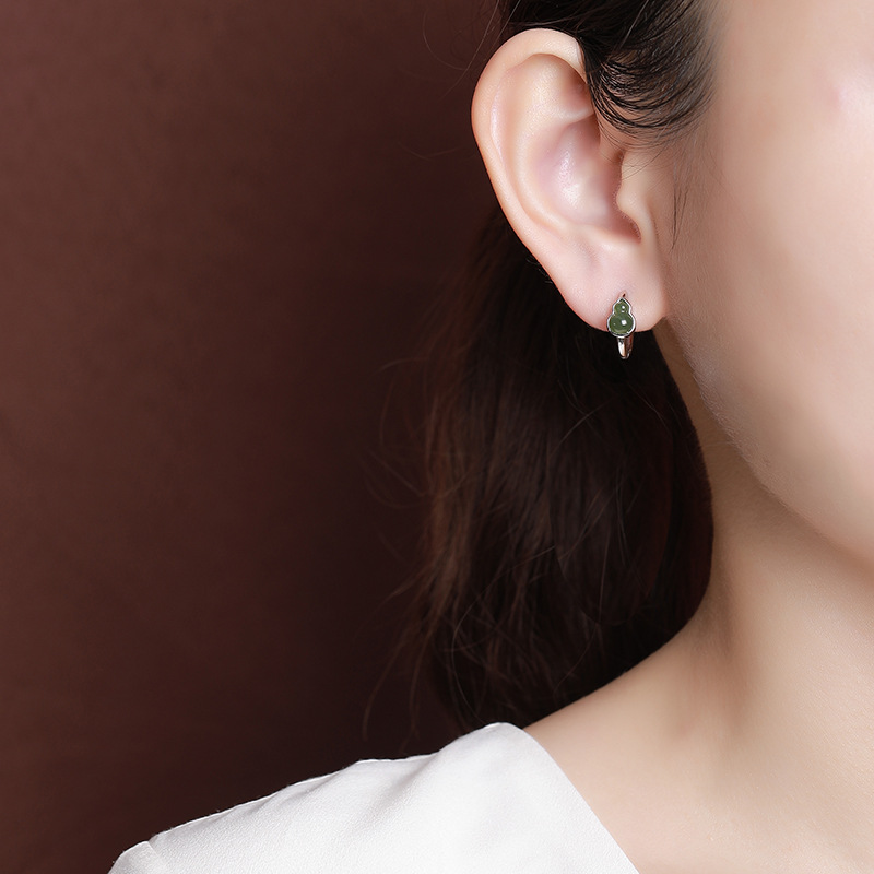 Khuyên tai bạc S925 hình hươu đính ngọc bích phong cách cổ điển — Một cặp