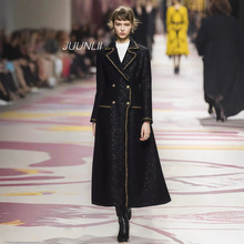 С���L�߼��к�ɫ��Ƭ�L��ë������Ů�p�ſ����b�I���������|��