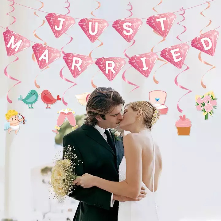Alegría decoración del banquete de boda recién casado tire bandera pastel insertar Día San Valentín espiral colgante
