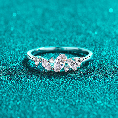 S925 sterling silver women's ring, fashionable niche design, new Valentine's Day gift for girlfriend, marquise moissanite ring