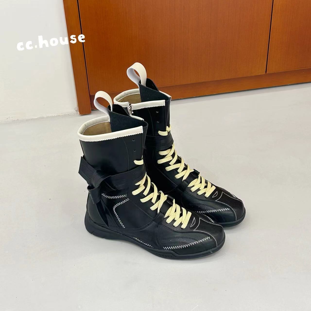 2025 春レトロインナー高さマーティンブーツ女性のブラウンボクシングブーツヌバックレザーラウンドトゥレースアップスポーツブーツショートブーツ