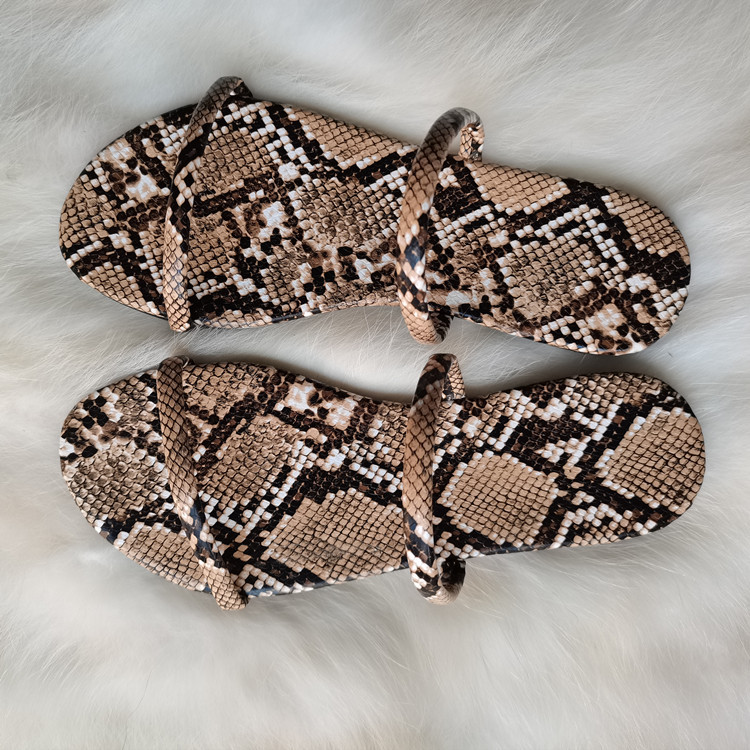 2021 New European and American fashion slippers, women's flat flip-flops, leopard print one-piece flip-flops, women's export large size wholesale undefined