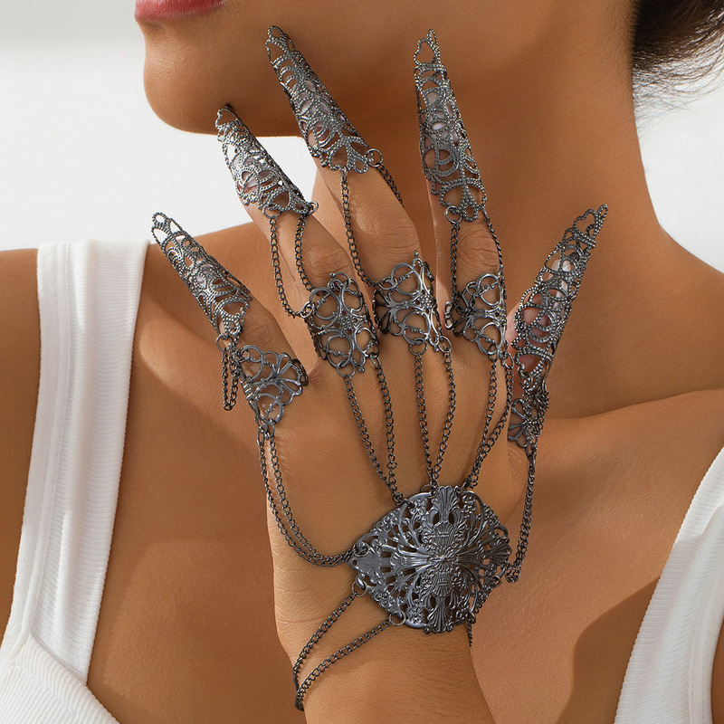 European and American Cross-border Jewelry Exaggerated Personality Design Metal Chain Finger Bracelet Women's Tapered Tassel Nail Back of Hand