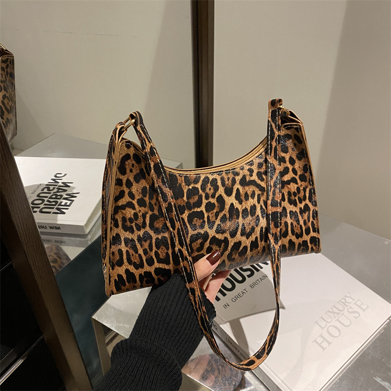 2024 nuevo bolso de moda coreano de moda bolso de mujer de moda estampado de leopardo bolso de hombro de brazo bolso de palo