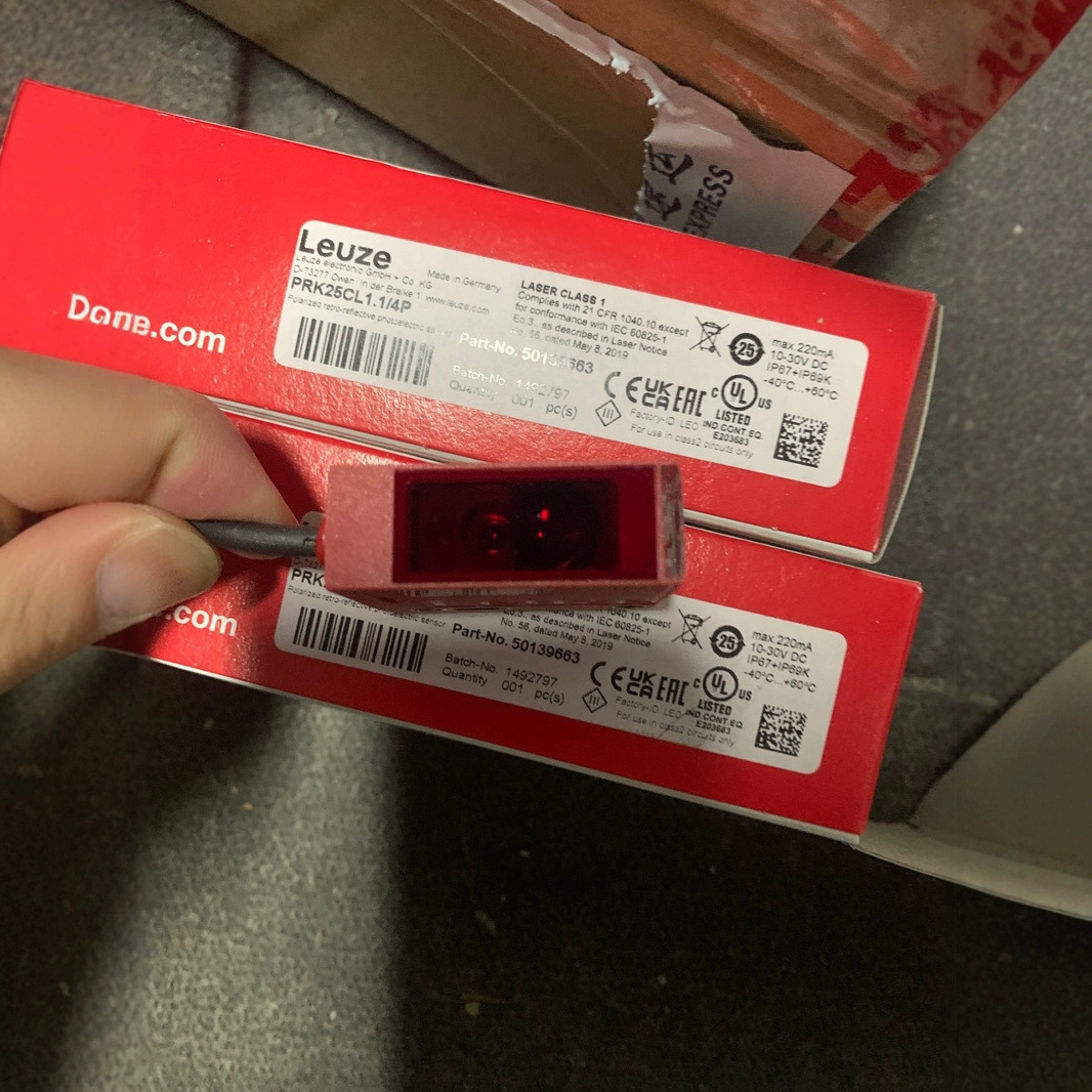 PRK25C.A2/4P LEUZE Reflector photoelectric sensor bargaining