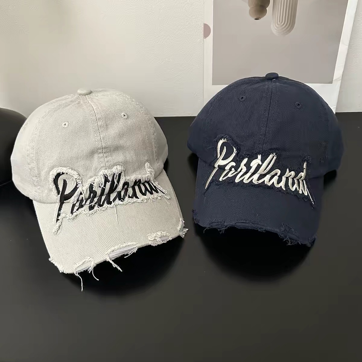 Korean-style letter embroidered baseball cap for women, distressed and frayed, with a wide brim and large head circumference, makes the face look smaller