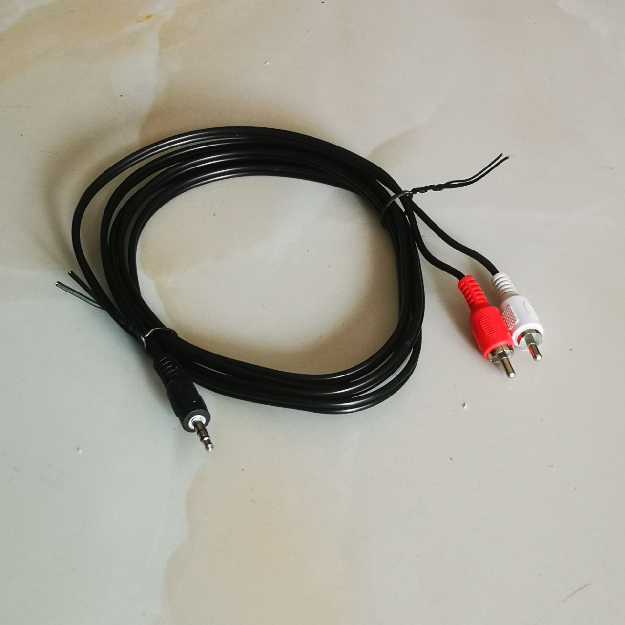 ˫����ͷAV��RCAת���� 3.5mm��ͷ���������������һ�ֶ���Ƶ��