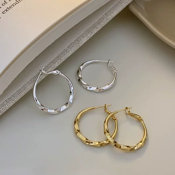 Copper Plated with Real Gold European and American Style Metal Twist Smooth Hoop Earrings New Light Luxury Elegant High-End Fashion Earrings Women's Ear Accessories