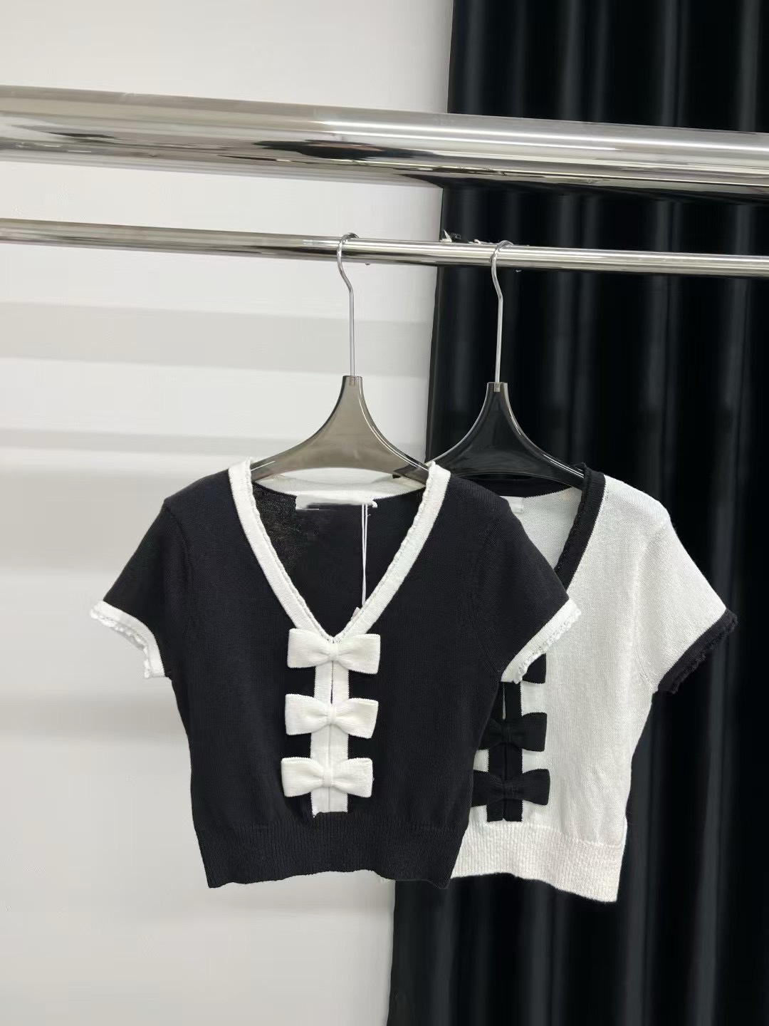 Sweet girl color contrastante arco tridimensional collar camisa de punto de manga corta camisa de punto de primavera de 2025 image 5