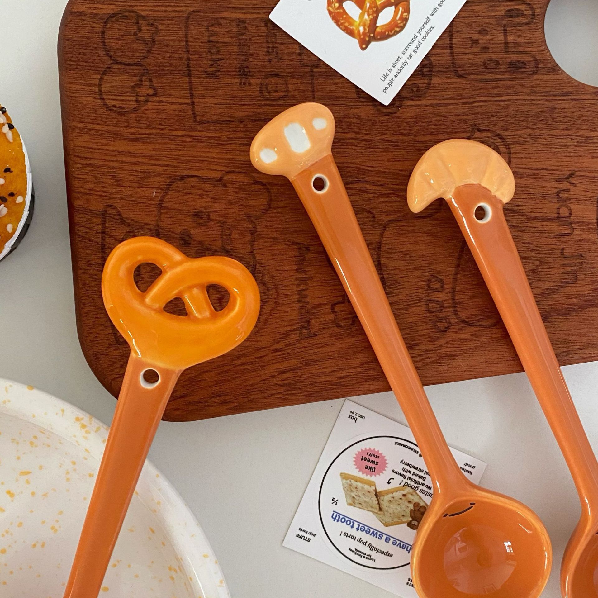 Pan de cerámica de alta calidad, dibujos animados caseros encantadores, cucharas de arroz, cucharas de arroz, cucharas de boca redonda