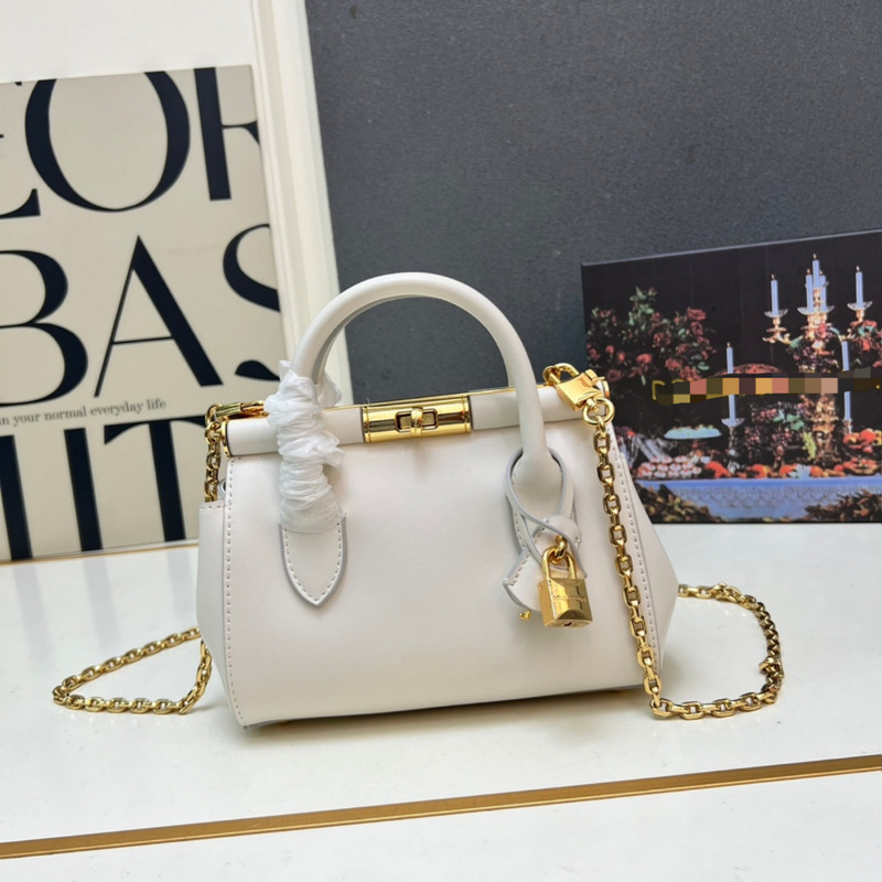 D&G New Style Cowhide Fashion Shoulder Crossbody Women's Bag with Lock Buckle Chain Bag Commuter Bag