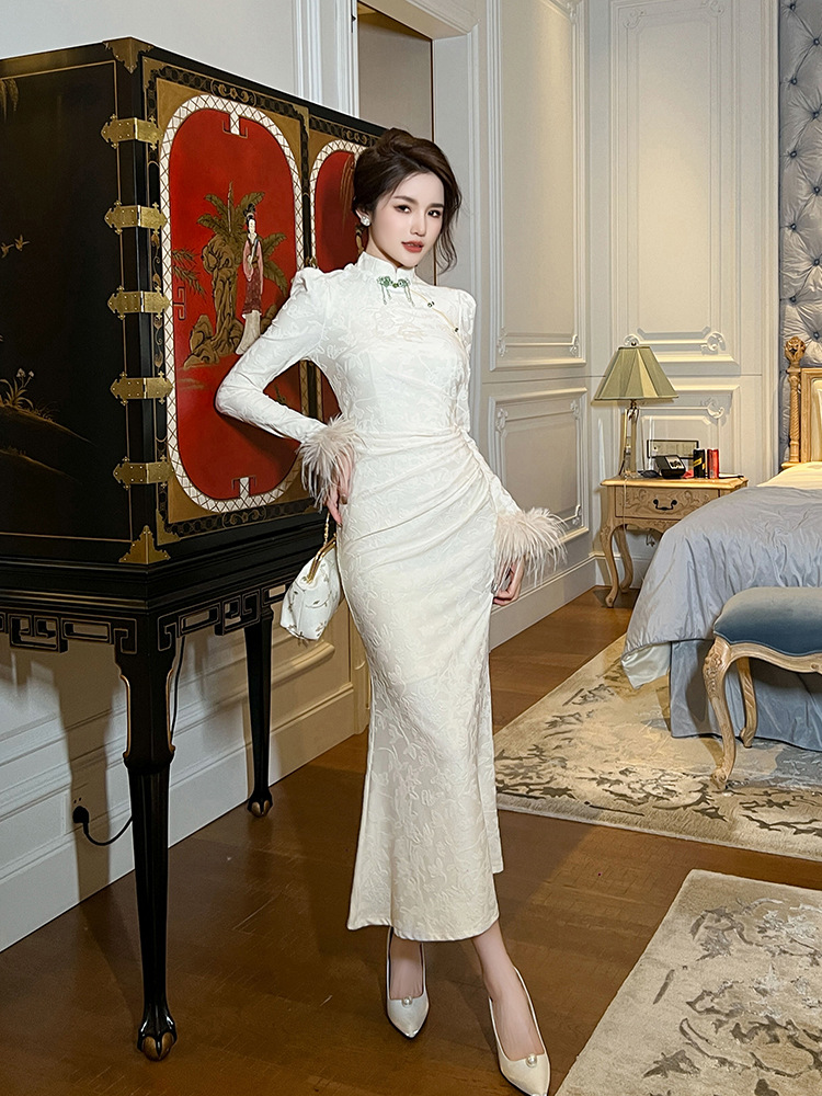 Đầm sườn xám dài tân cổ điển ôm body — Trắng be
