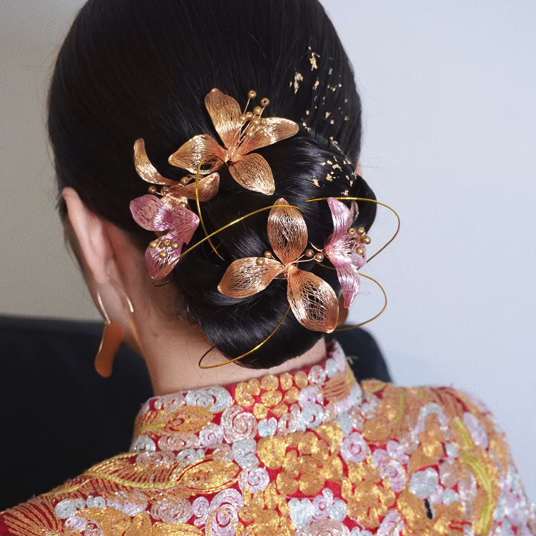 New Chinese-Style Gold Pink Copper-Colored Floral Hair Accessory for Bridal Attire, Qipao Headpiece, Bridal Updo Styling, Wedding Jewelry