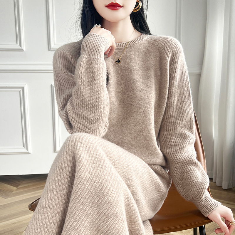 2024 가을과 겨울 새로운 캐시미어 원피스 여성용 라운드 넥 퓨어 울 스웨터 스커트 니트 루즈 투피스 세트