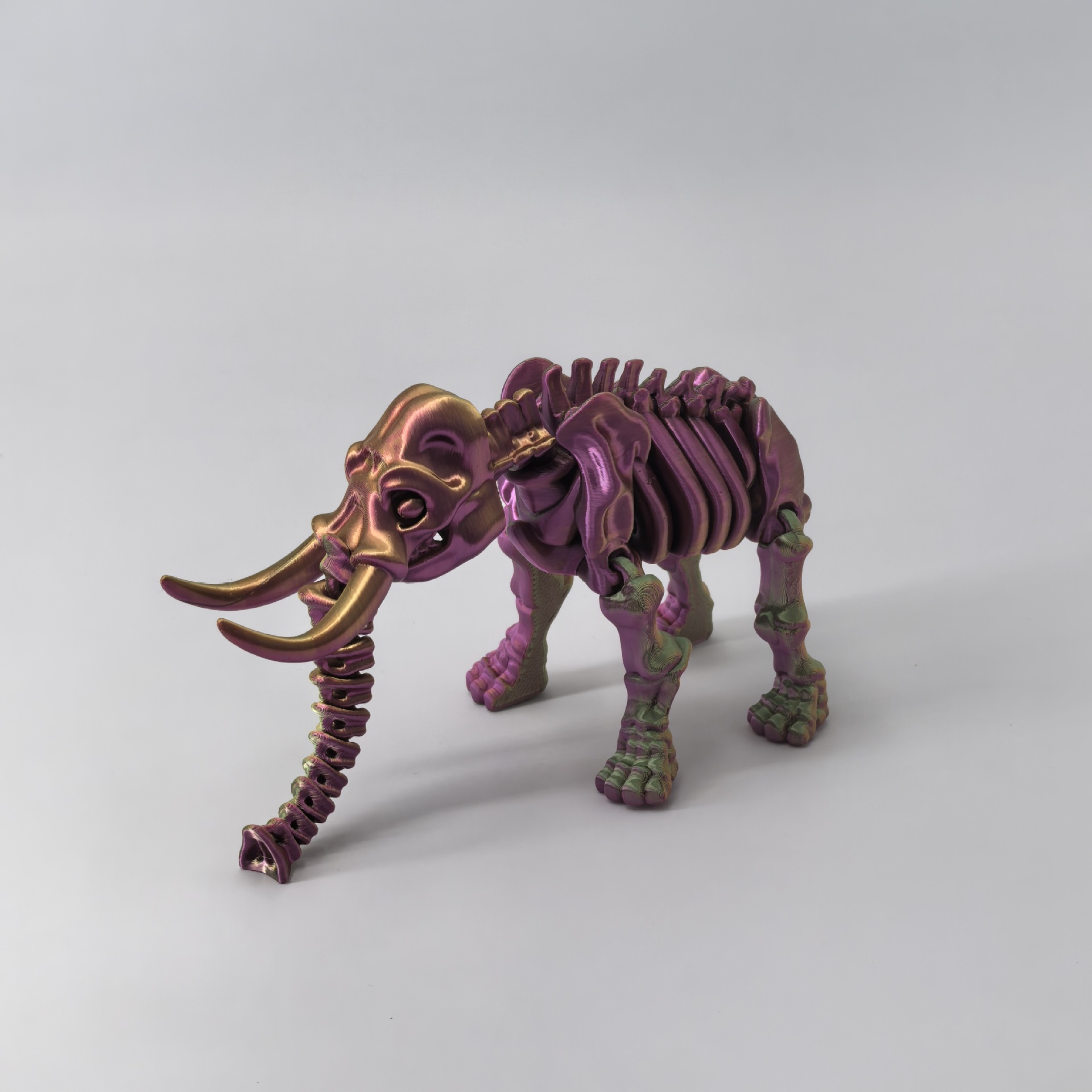 코끼리-골든 그린 로즈 레드