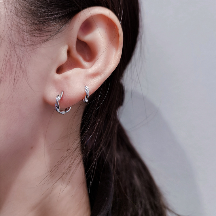 EH602261莫比乌斯耳骨扣