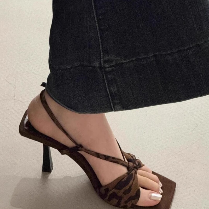 French Retro Leopard Print One-Strap High-Heeled Sandals for Women, Summer Outdoor Wear, Square Toe, Bowknot, Thin Heel, High-Heeled Slippers for Women French Retro Leopard Print One-Strap High-Heeled Sandals for Women, Summer Outdoor Wear, Square Toe, Bowknot, Thin Heel, High-Heeled Slippers for Women