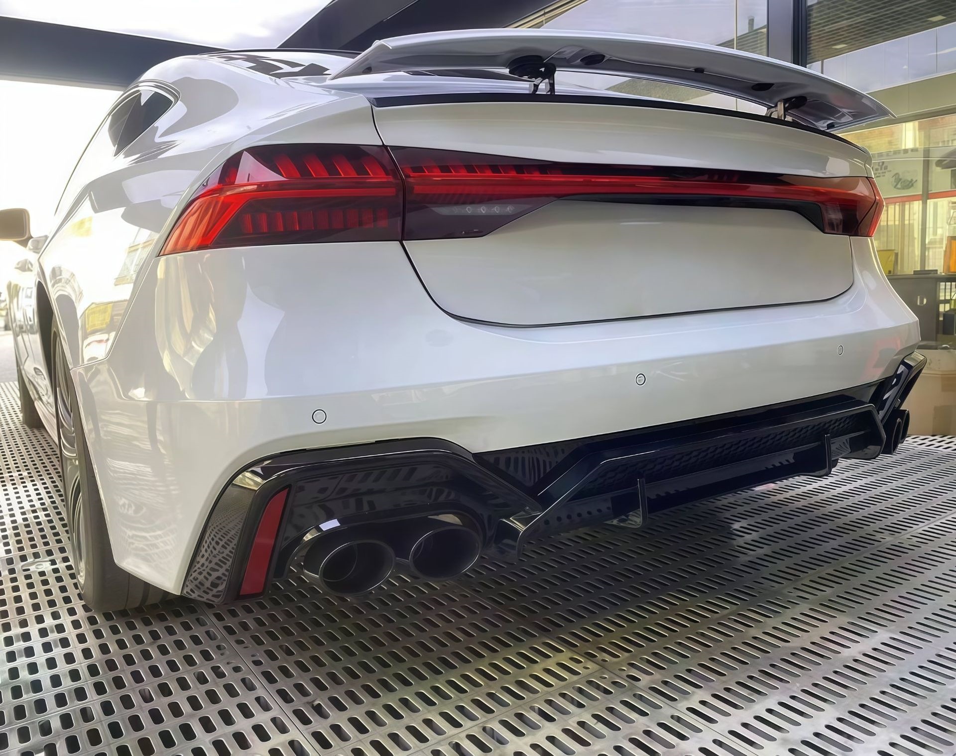 Suitable for Audi 19-25 models A7/A7L, ABT rear bumper and rear diffuser upgrade kit