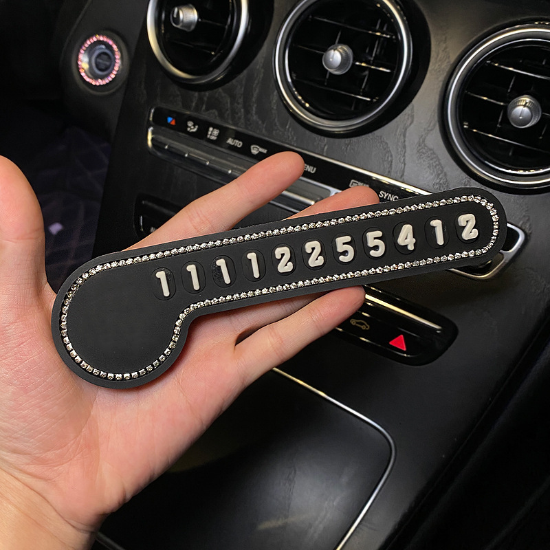 Placa de estacionamiento temporal montada en el automóvil Placa de número Decoración del automóvil Creativa Tarjeta de movimiento del automóvil Tarjeta de teléfono Coche de dama encantadora
