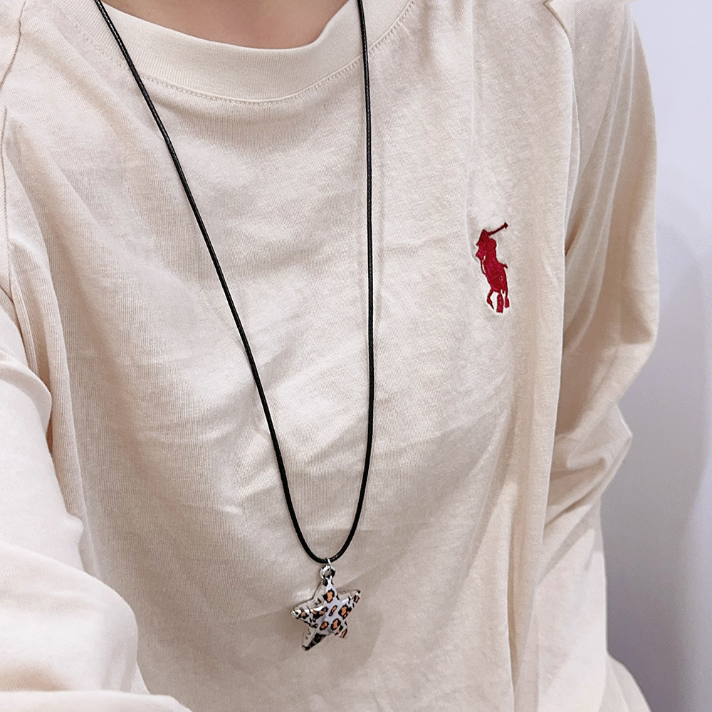 19g Weight Resin Pendant Material Pendant Necklace Classification Wax line Chain Material Woven Chain Chain Type 1 Piece Quantity Daily Occasion Resin, Wax line Material Star, Heart Shape, Leopard Pattern Women's Gender Retro Style Retro Star Heart Shape Leopard Resin Wax Line Woven Chain Pendant Necklaces Wholesale 5
