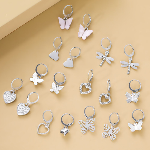 Simple and compact European and American earrings for women, golden fashionable earrings, ear bone studs, earrings, butterfly love earrings