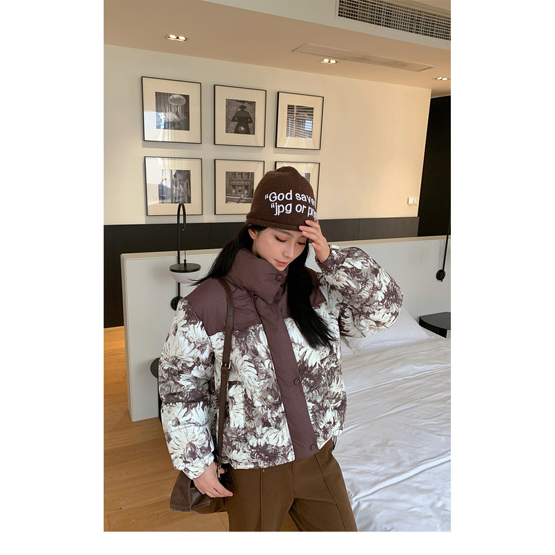 New winter printed down cotton jacket for women, short style for petite figures, thickened cotton coat, fashionable stand-up collar plaid cotton coat New winter printed down cotton jacket for women, short style for petite figures, thickened cotton coat, fashionable stand-up collar plaid cotton coat