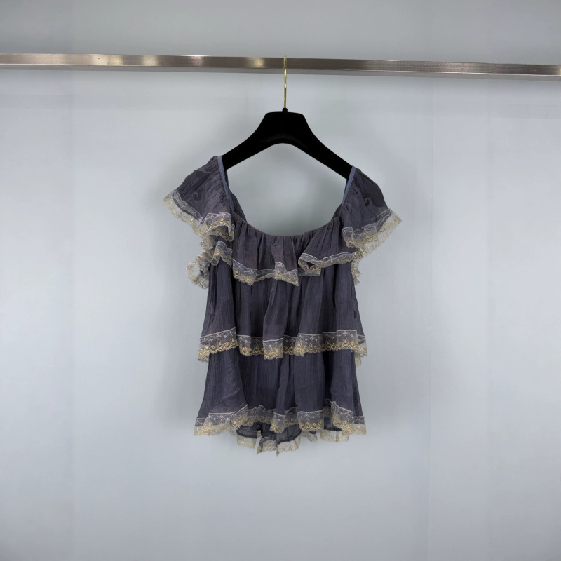 Shenzhen Nanyou French-style gold lace cake top, off-shoulder multi-layer mesh loose babydoll shirt with small flutter sleeves Shenzhen Nanyou French-style gold lace cake top, off-shoulder multi-layer mesh loose babydoll shirt with small flutter sleeves