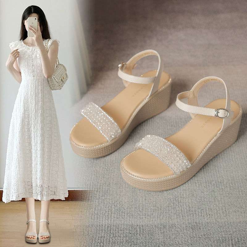 Muffin sandalias de fondo grueso un botón de diamante tacones sandalias de verano 2025 nueva moda sandalias de fondo grueso temperamento zapatos de mujer