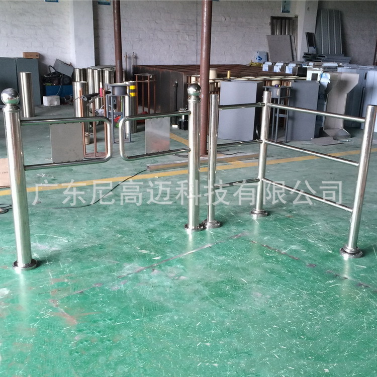 厂家批发护栏立柱单向摆闸门不锈钢手动单项匝超市车间挡闸可回位