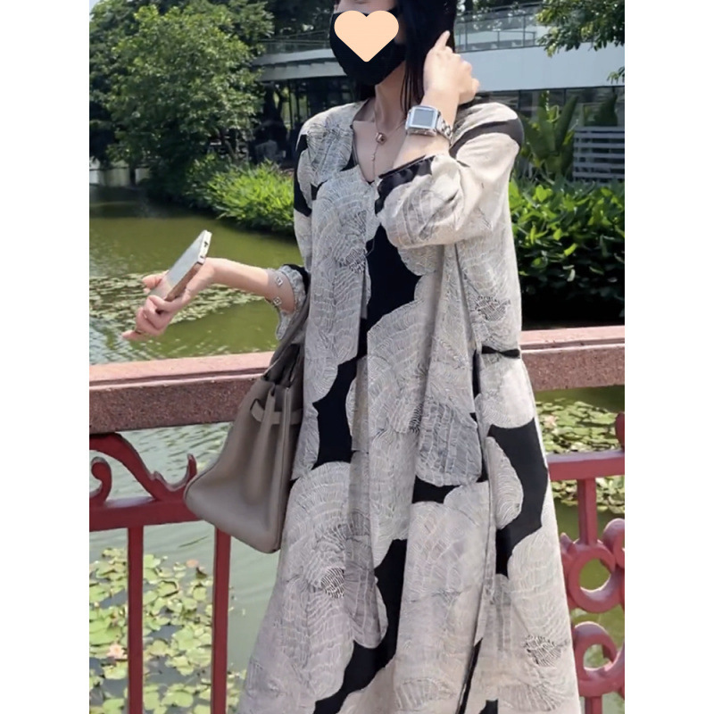 2025年春夏新款气质水墨画领女神范宽松显瘦时尚字长款连衣裙子|undefined