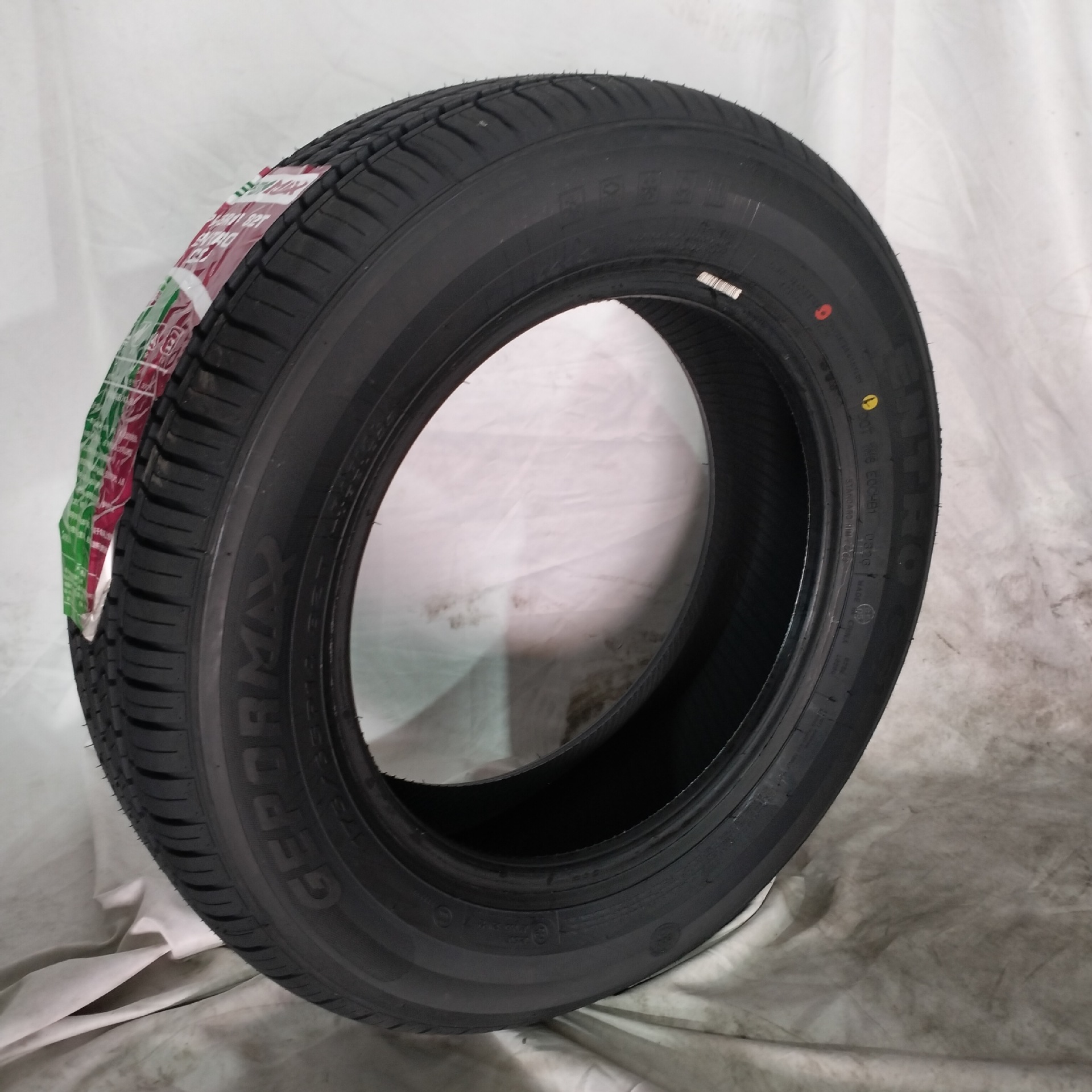 Brand New Genuine Car Tire Gepu 175/70R14 Cs1, Wear-Resistant, Durable, and Cost-Effective