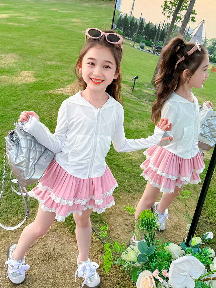 Ropa de protección solar de seda de hielo con capucha para niñas verano 2025 nuevo estilo para niños chaqueta de protección solar de verano de protección UV delgada para niños