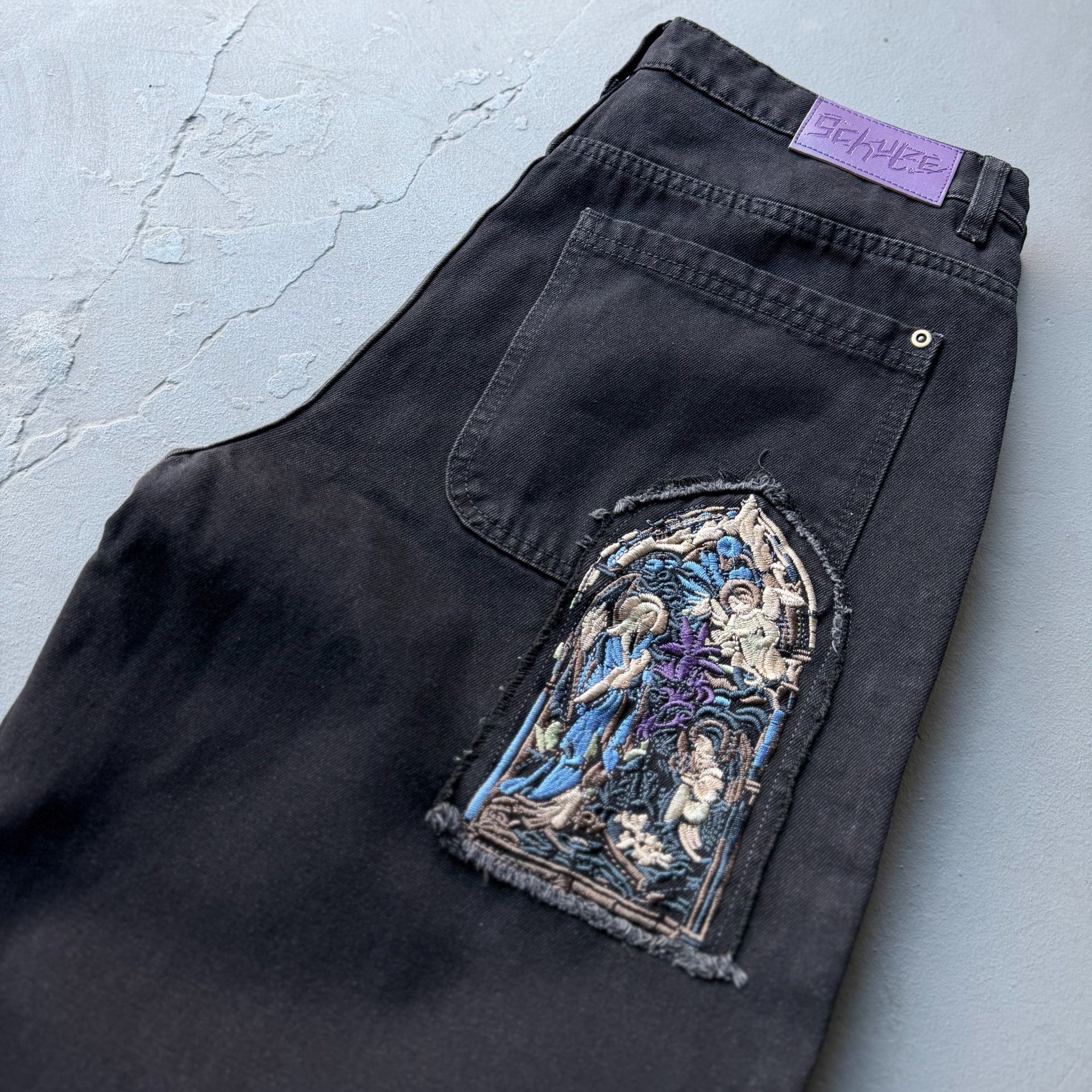 Vaqueros rectos para hombre derschutze chrome con bordados_voghion.com