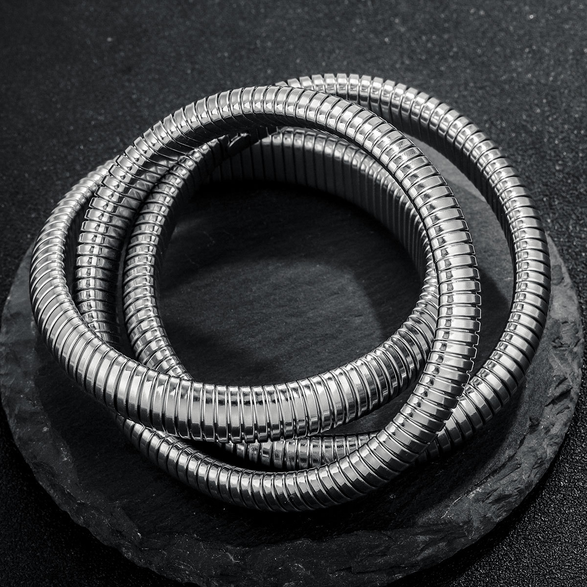 Anillo de moda europea y americana de acero titanio exagerado pulsera elástica de hueso de serpiente multi-anillo temperamento personalidad pulsera impermeable de serpiente