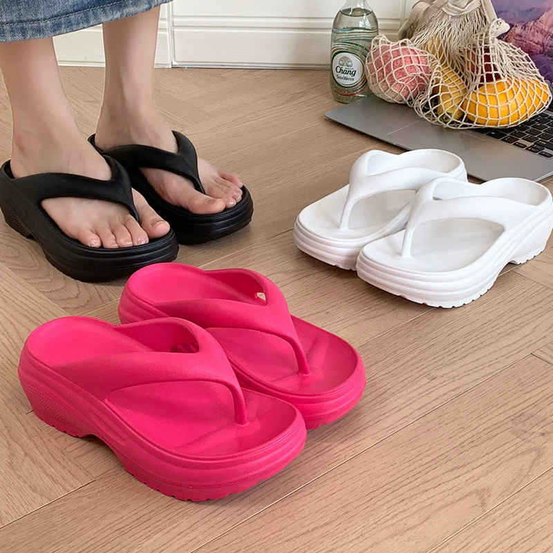 Женские шлепанцы в том же стиле интернет-знаменитостей летом, новый стиль, модные и дышащие пляжные сандалии для занятий спортом на толстой подошве.