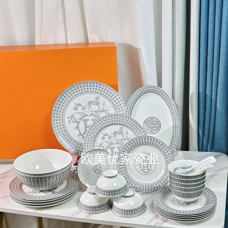 Cross-border Nordic style high-end gray carriage 41-piece dinnerware set for restaurant and home use, including bowls, plates, spoons, and dishes in a gift box Cross-border Nordic style high-end gray carriage 41-piece dinnerware set for restaurant and home use, including bowls, plates, spoons, and dishes in a gift box