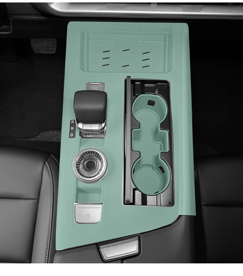 Suitable for Beijing BJ30 lower silicone storage box, central control silicone protective mat, anti-slip mat, gear shift modification accessories
