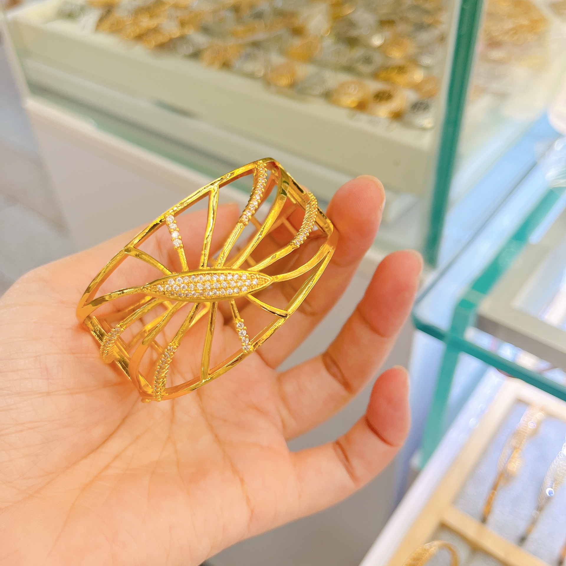 Brazalete de diamante elíptico ancho