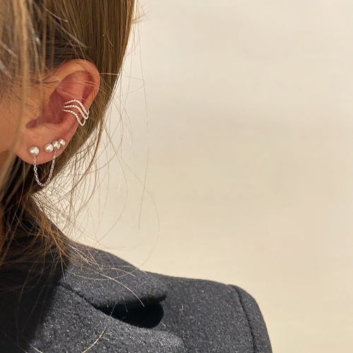 Three-layer corkscrew wave stud earrings for women without piercing, simple and personalized Korean-style multi-layer design bone stud earrings