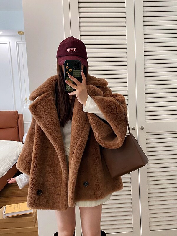 Teddy bear coat short lamb fur suit collar winter New cashmere fur coat for Women young fur Teddy bear coat short lamb fur suit collar winter New cashmere fur coat for Women young fur