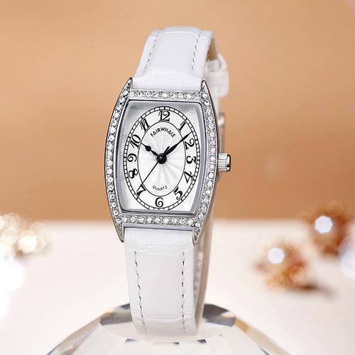 Makewafei Brand Fashion Trend Wine Barrel Watch with Diamond Studded Ladies Quartz Watch Wholesale