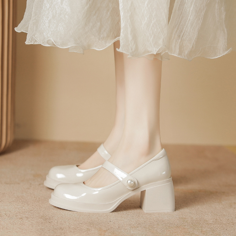 French Style Mary Jane High Heels Spring and Autumn Fairy Style Single Shoes with Pearl Square Toe Patent Leather Elegant Thick Heel Platform Shoes