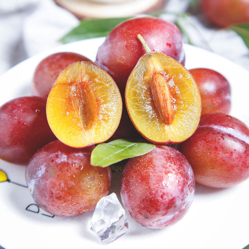 Chilean Fresh Prunes, 2.5kg Pack French Crisp Sweet Plums, Large Fruit, Seasonal Whole Box, Gift Box for Pregnant Women, Dropshipping