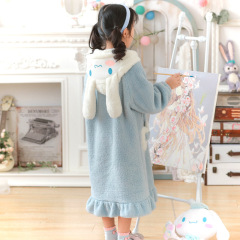 子供のナイトガウンシナモンドッグパジャマ春女の子コーラルベルベットナイトガウンプラスベルベット肥厚ベビーホーム服セット