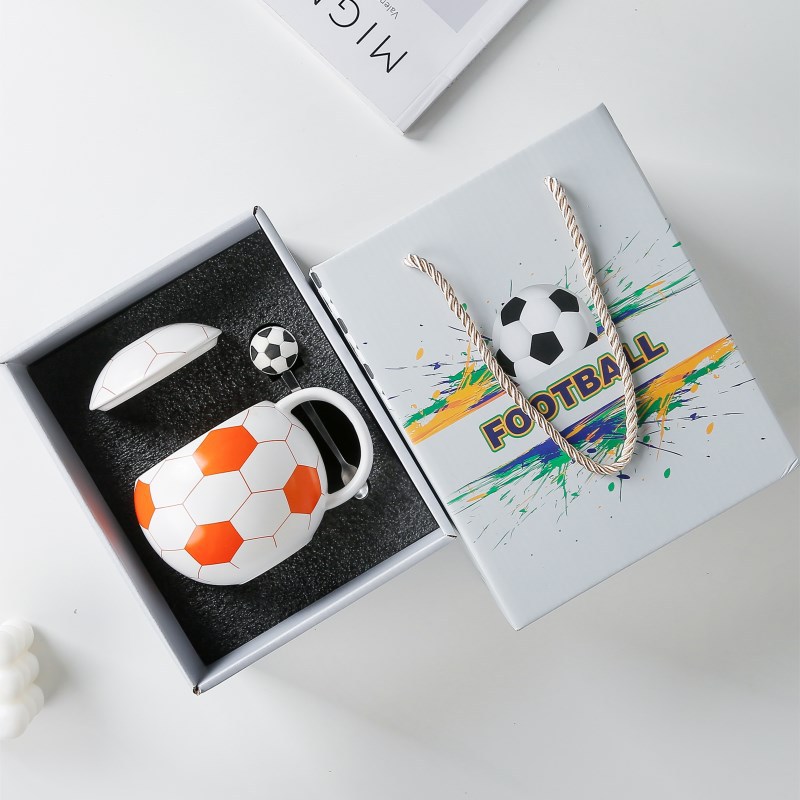 Taza de fútbol de alta apariencia Taza de cerámica con tapa deportes taza de recuerdo taza de agua taza de regalo