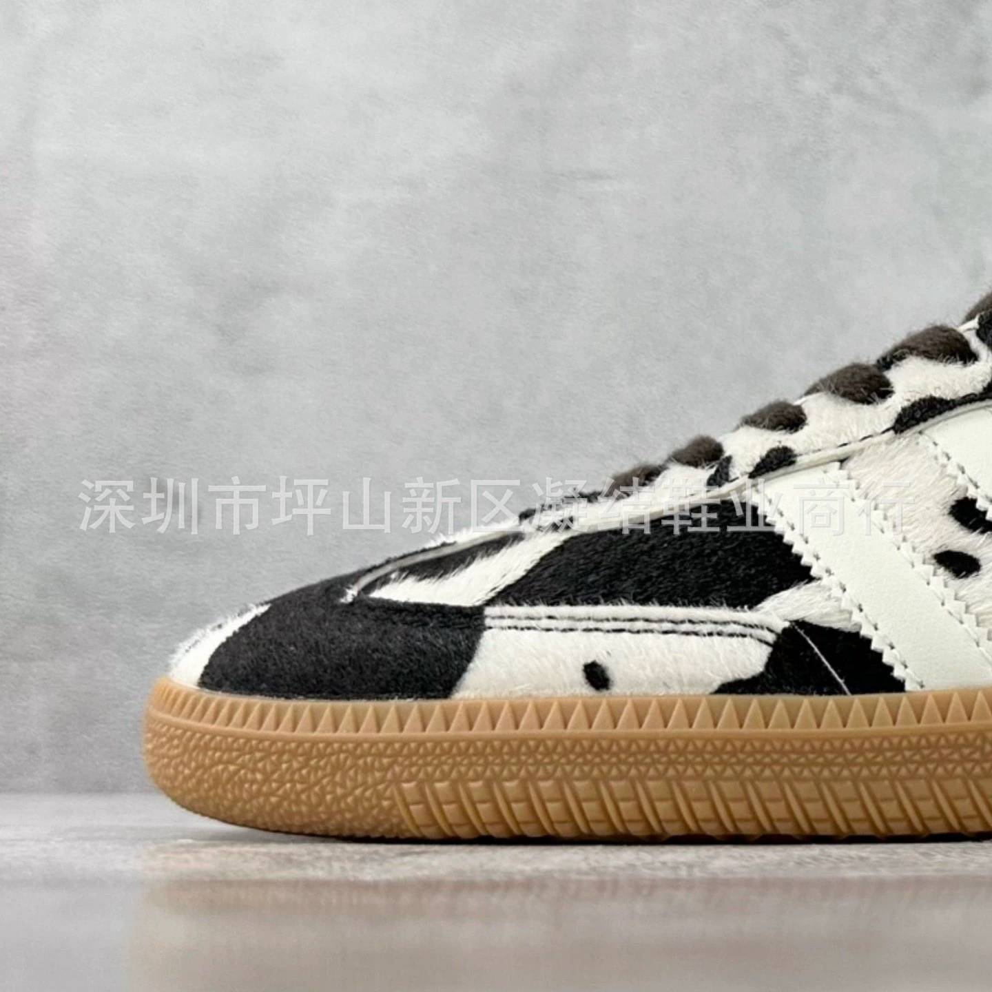 Мужские и женские повседневные универсальные легкие тренировочные кроссовки для пар, кроссовки с круглым носком на шнуровке и низким верхом для внешней торговли.